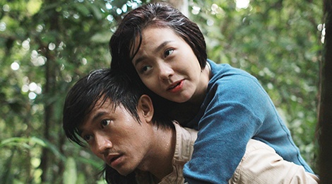 Quy Binh vat va cong Minh Hang vao rung quay phim hinh anh