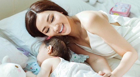 Maya ke chuyen lam me don than trong MV tang con gai hinh anh