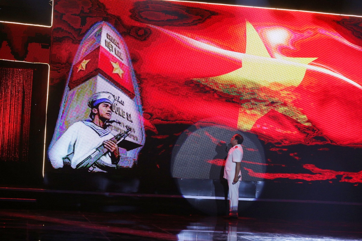 chang trai ban trai cay dao,  Ngoc Son xuc dong vi chang trai ban trai cay anh 10