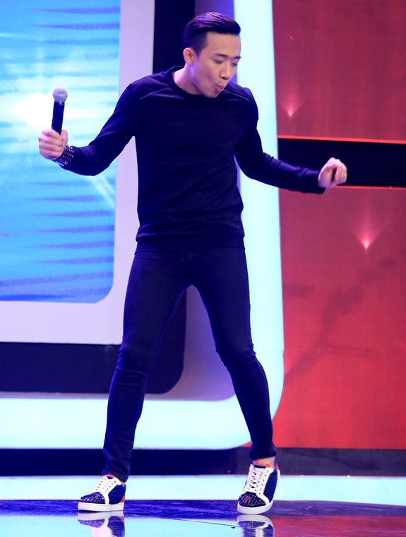 Lý Nhã Kỳ thân thiết Quyền Linh, Lý Nhã Kỳ thân mật với Quyền Linh ảnh 9 Ly Nha Ky than thiet Quyen Linh, Ly Nha Ky than mat voi Quyen Linh anh 9