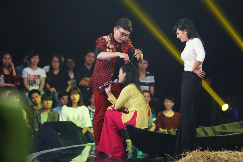 Dong Dao gap tinh huong kho xu tren san khau anh 11