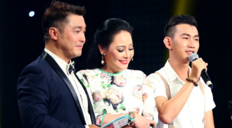 Ca si Dong Dao gap tinh huong kho xu voi anh bo doi hinh anh