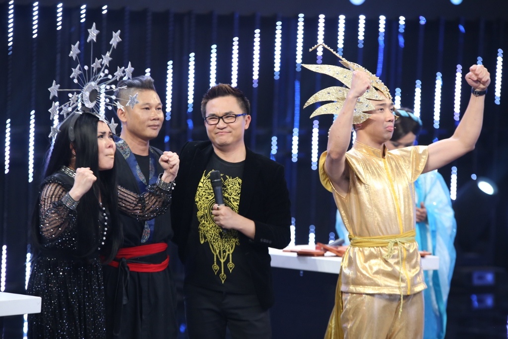 Việt Hương,  Trấn Thành tặng tiền đấu sĩ ảnh 5 Viet Huong,  Tran Thanh tang tien dau si anh 5