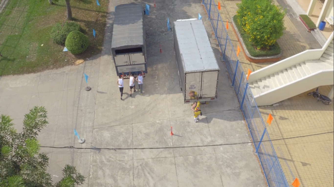 Việt Hương,  Trấn Thành tặng tiền đấu sĩ ảnh 8 Viet Huong,  Tran Thanh tang tien dau si anh 8