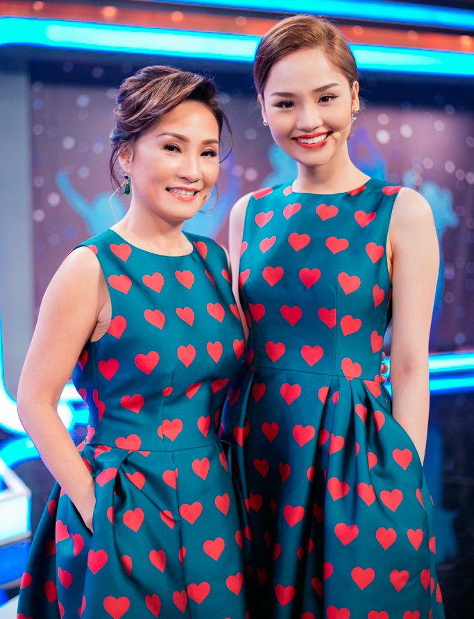 Hồng Đào cưỡng hôn Vân Sơn ảnh 5 Hong Dao cuong hon Van Son anh 5