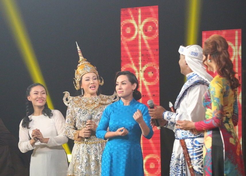 Van Quang Long bi lac giong anh 9