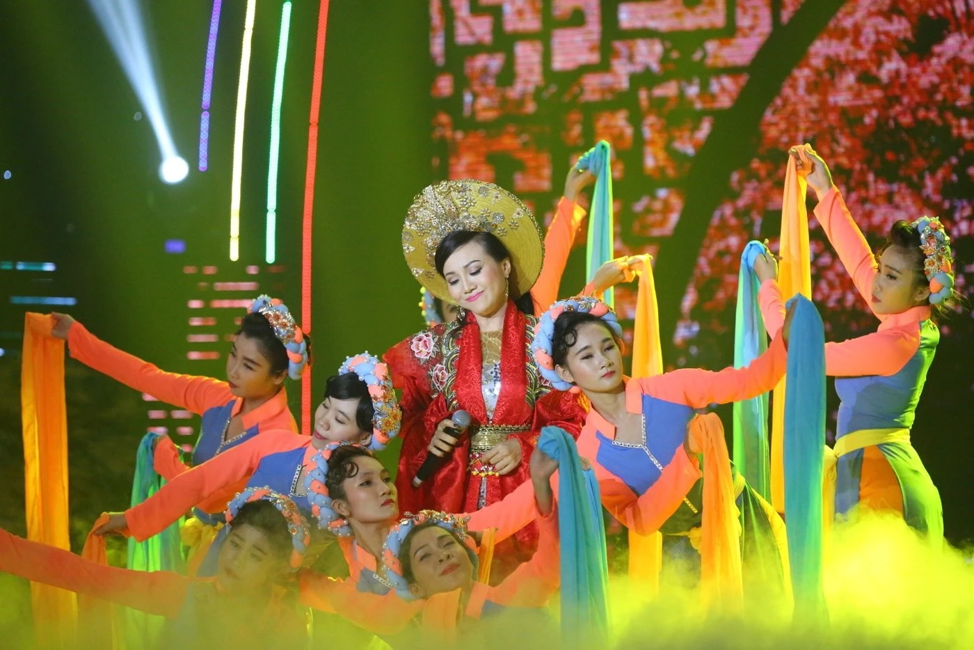 Van Quang Long bi lac giong anh 8