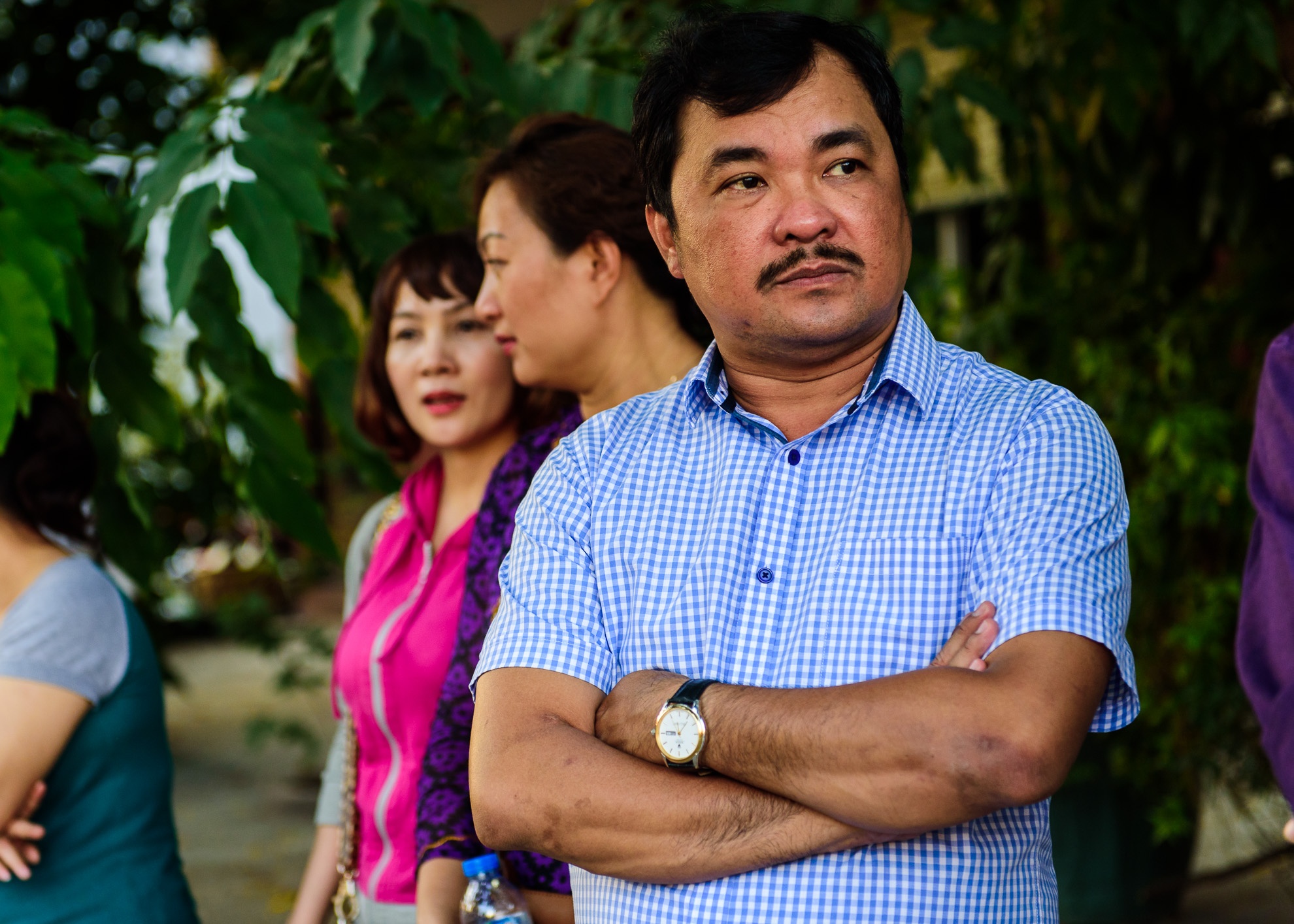 chị gái Quốc Hương ngất xỉu trong đám tang ảnh 4 chi gai Quoc Huong ngat xiu trong dam tang anh 4