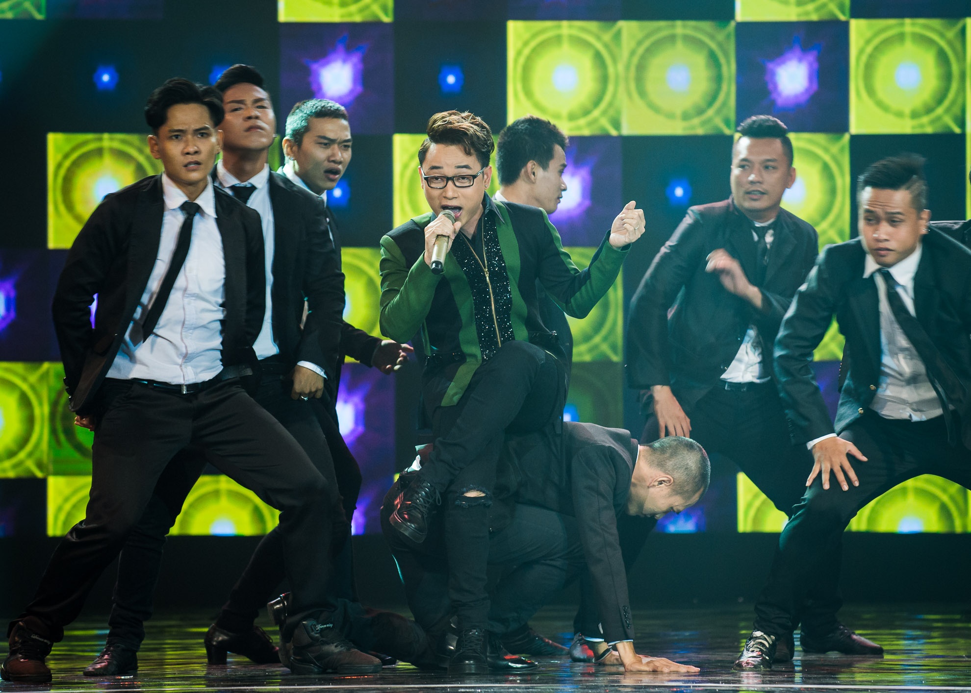 Isaac,  Noo Phước Thịnh quyến rũ fan ảnh 12 Isaac,  Noo Phuoc Thinh quyen ru fan anh 12