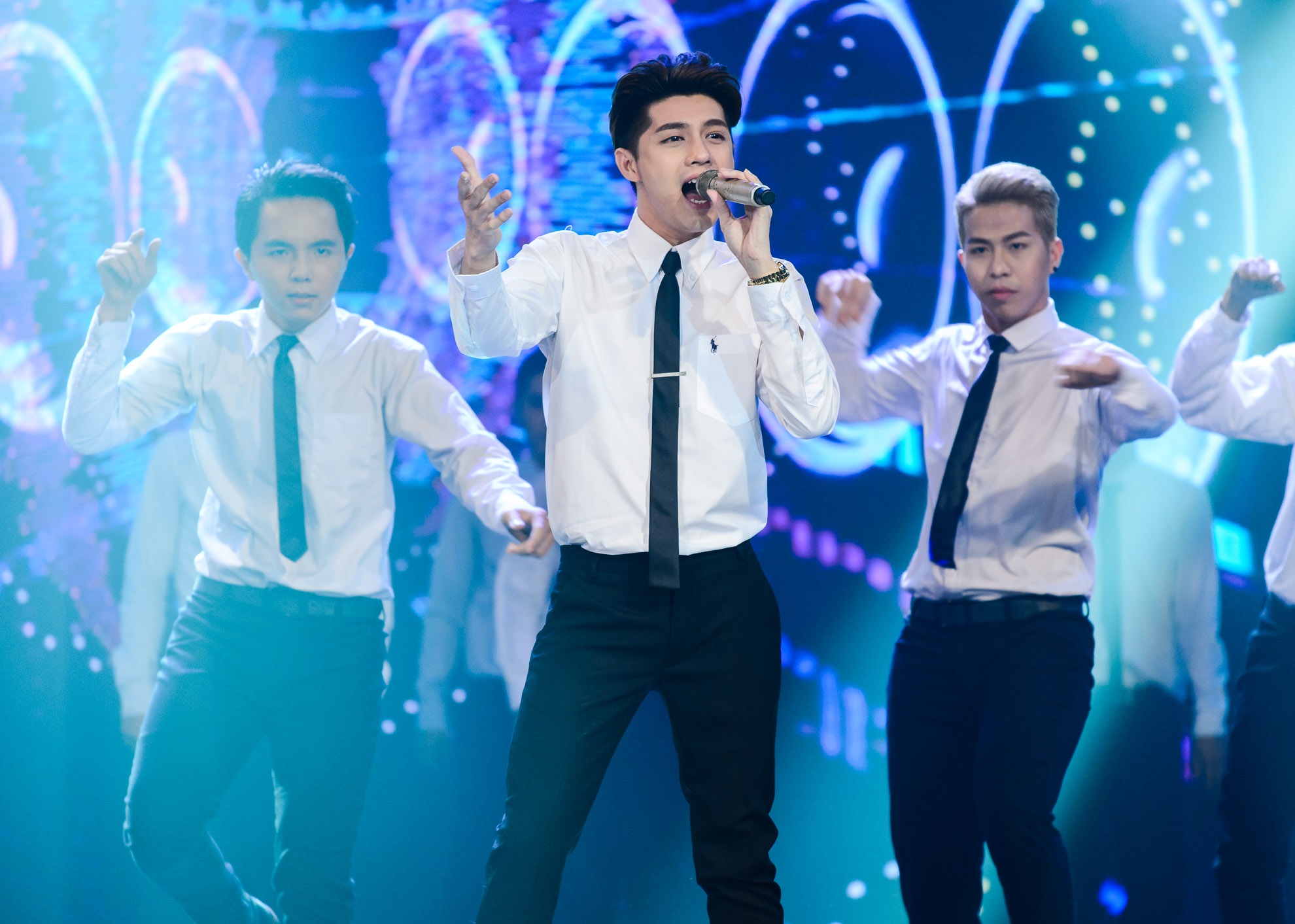 Isaac,  Noo Phước Thịnh quyến rũ fan ảnh 10 Isaac,  Noo Phuoc Thinh quyen ru fan anh 10