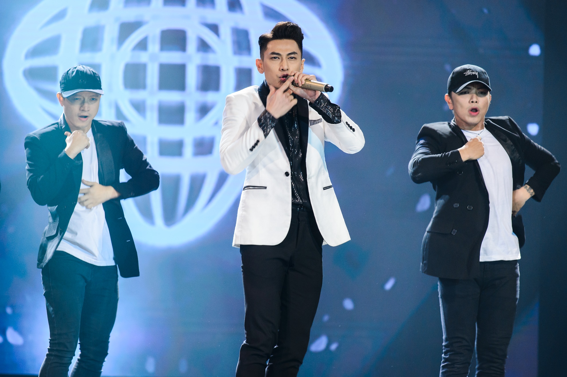 Isaac,  Noo Phước Thịnh quyến rũ fan ảnh 7 Isaac,  Noo Phuoc Thinh quyen ru fan anh 7