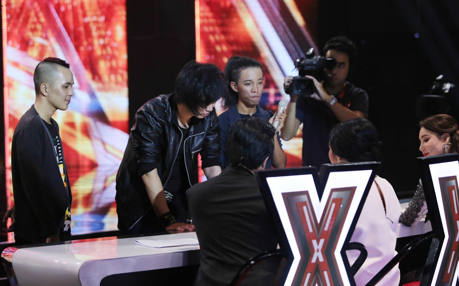 X-Factor kem hap dan trong tran dau tien anh 3
