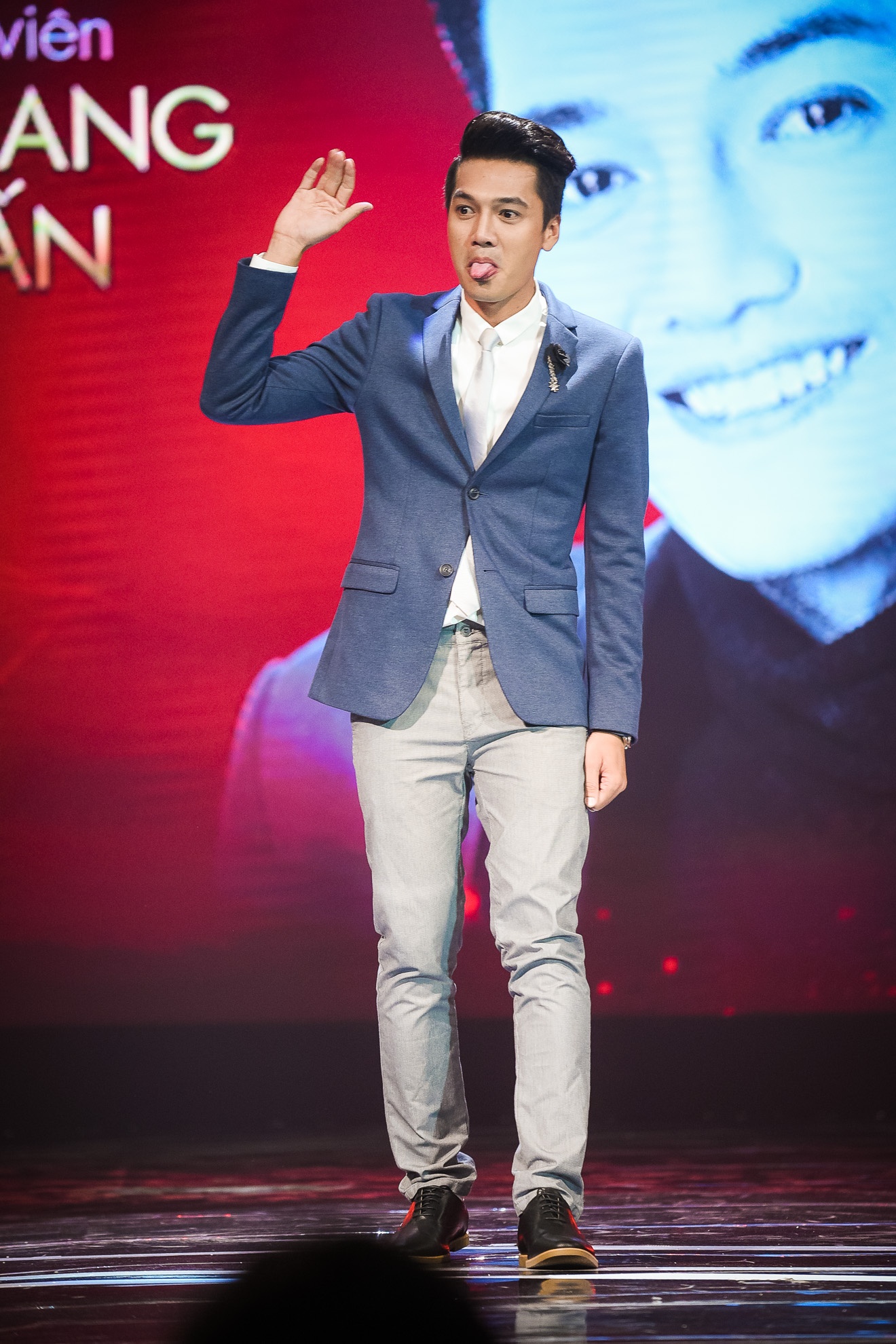 Chi Pu hôn Nhan Phúc Vinh đến tê môi ảnh 7 Chi Pu hon Nhan Phuc Vinh den te moi anh 7