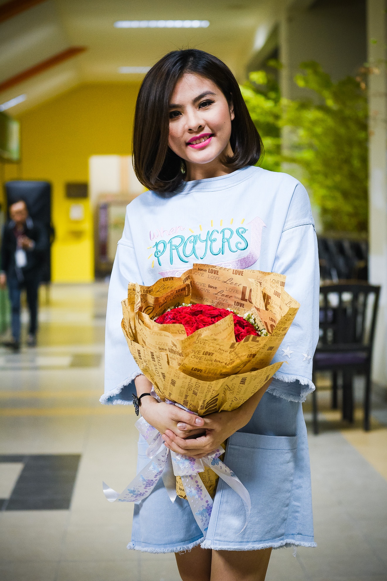 Chi Pu hôn Nhan Phúc Vinh đến tê môi ảnh 5 Chi Pu hon Nhan Phuc Vinh den te moi anh 5