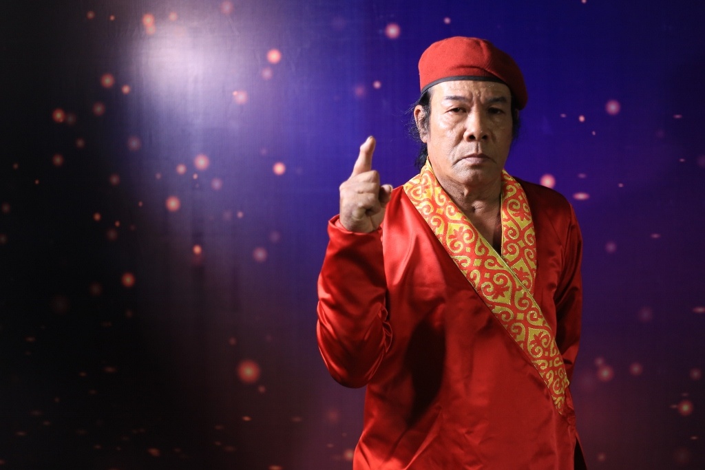 Việt Hương ngưỡng mộ võ sĩ chặt dừa ảnh 10 Viet Huong nguong mo vo si chat dua anh 10
