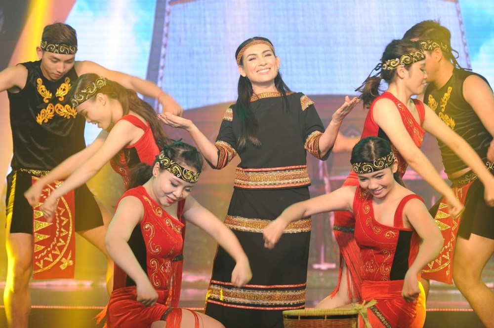 Phi Nhung nho co nhac si Thanh Son anh 3