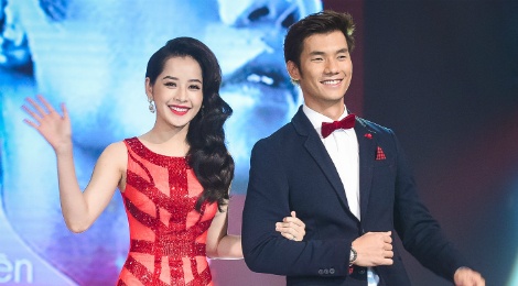 Chi Pu ke chuyen hon Nhan Phuc Vinh te ca moi tren san khau hinh anh