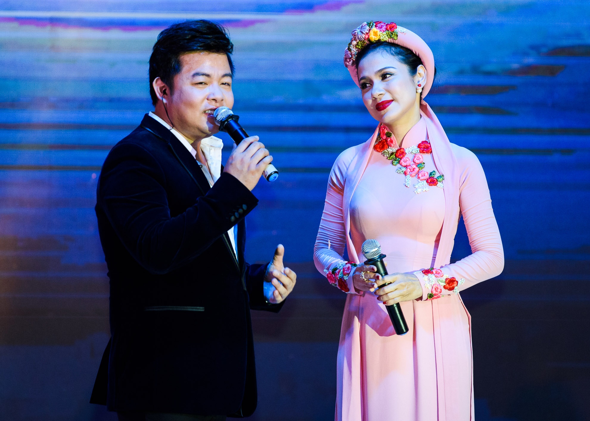 Hinh anh Live show Quach Tuan Du anh 9