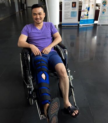 Chi Bảo bị tai nạn trên phim trường ảnh 1 Chi Bao bi tai nan tren phim truong anh 1