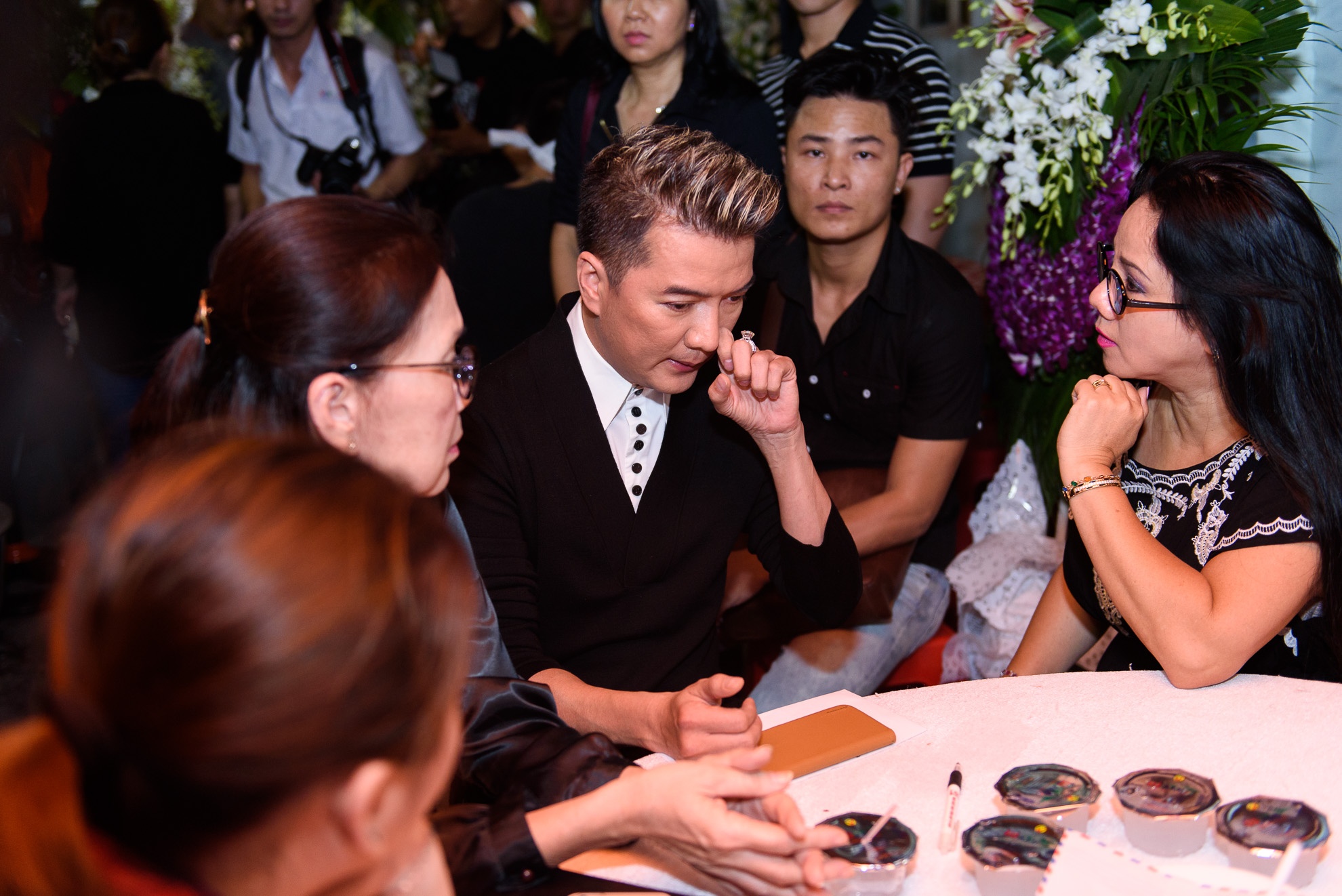 Dam Vinh Hung vieng nhac si Nguyen Anh 9 anh 7