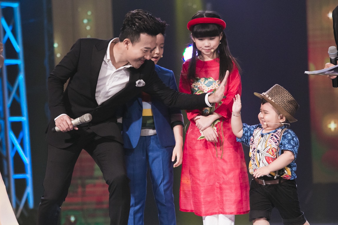 Trấn Thành hát khuấy động sân khấu ảnh 6 Tran Thanh hat khuay dong san khau anh 6