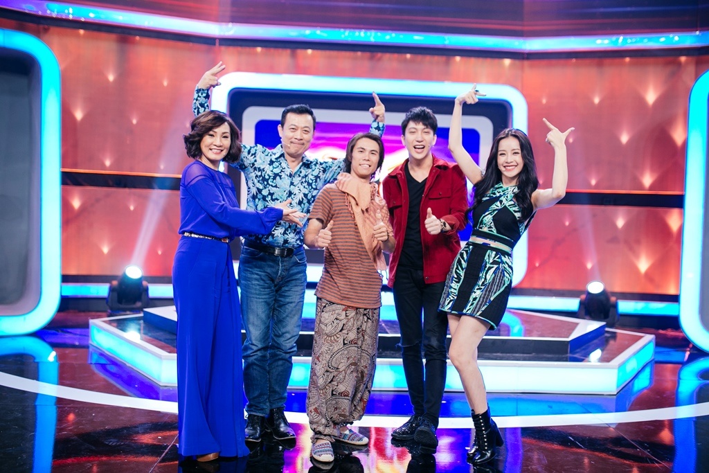 Van Son tang tien cho nguoi khuyet tat anh 8