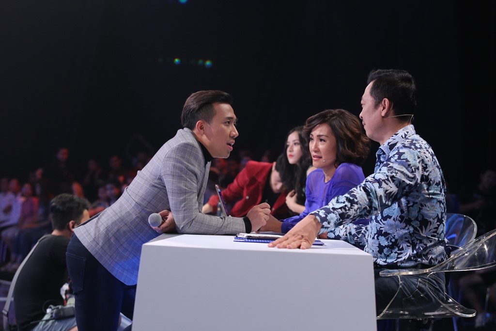 Van Son tang tien cho nguoi khuyet tat anh 1