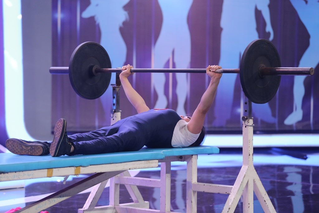 Van Son tang tien cho nguoi khuyet tat anh 3