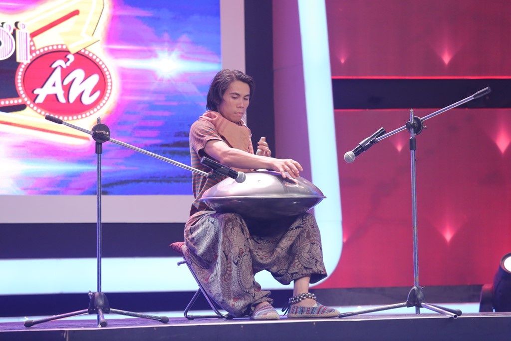 Van Son tang tien cho nguoi khuyet tat anh 7