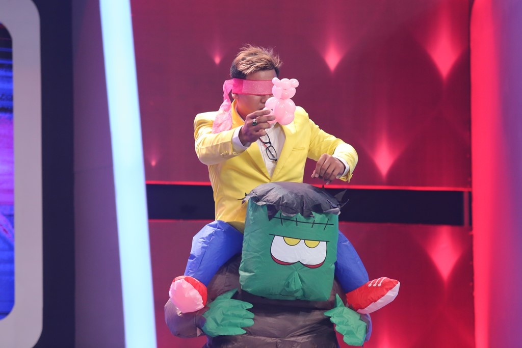 Van Son tang tien cho nguoi khuyet tat anh 11