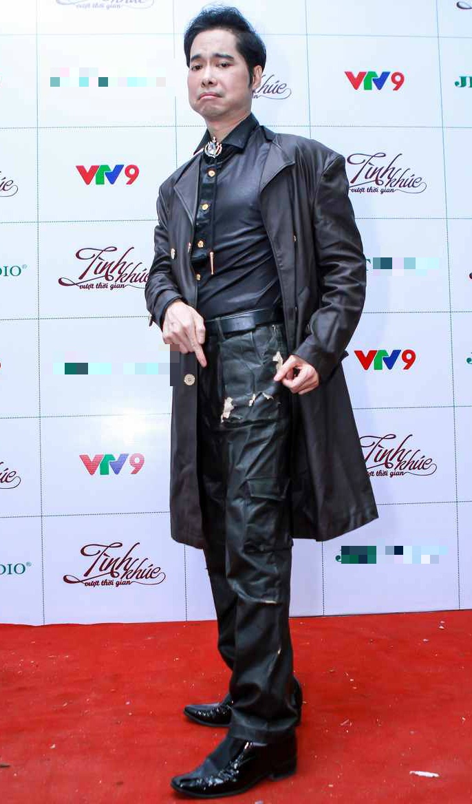 Ngọc Sơn mặc quần rách ảnh 1 Ngoc Son mac quan rach anh 1