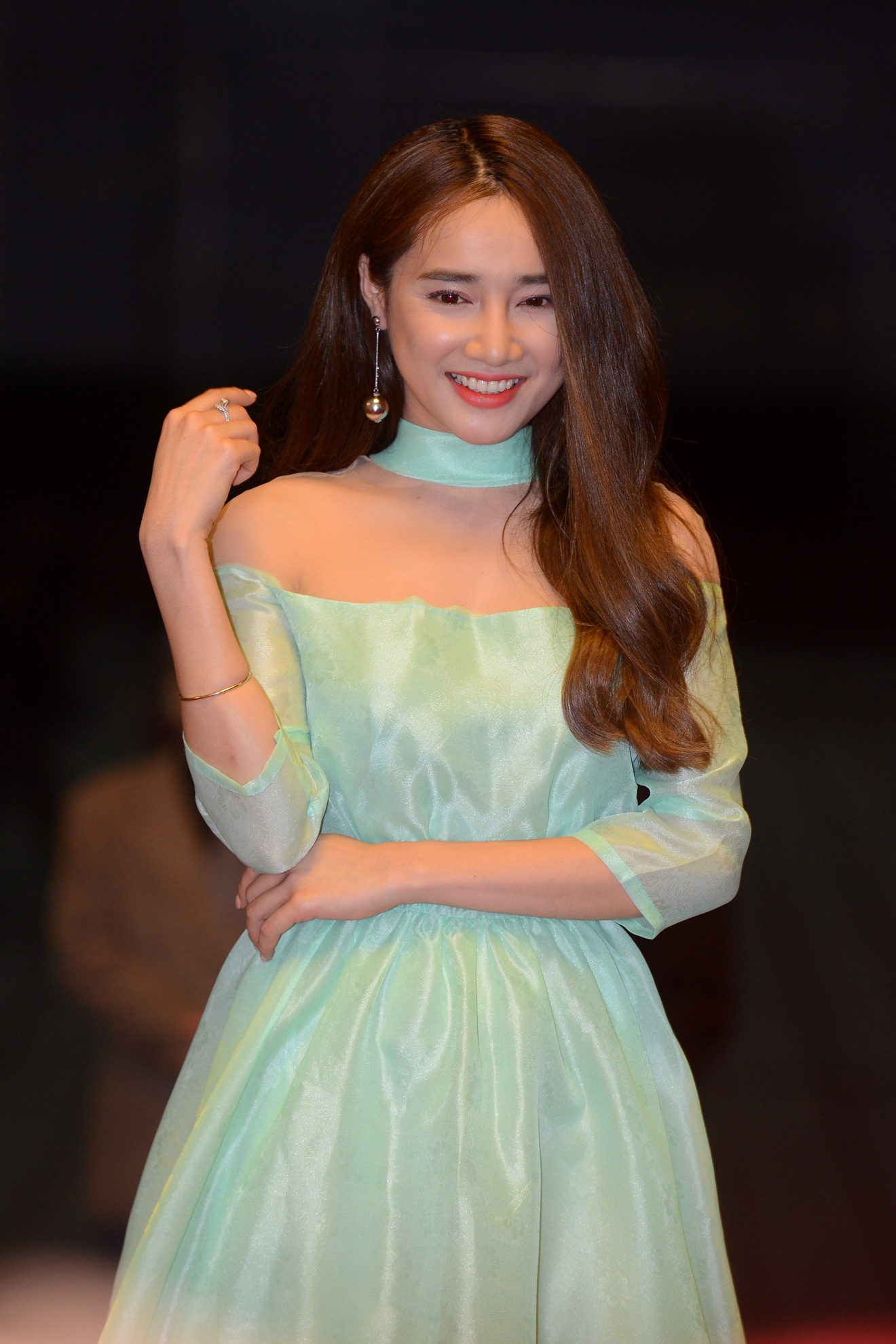 Nha Phuong tang giai thuong cho Truong Giang anh 1