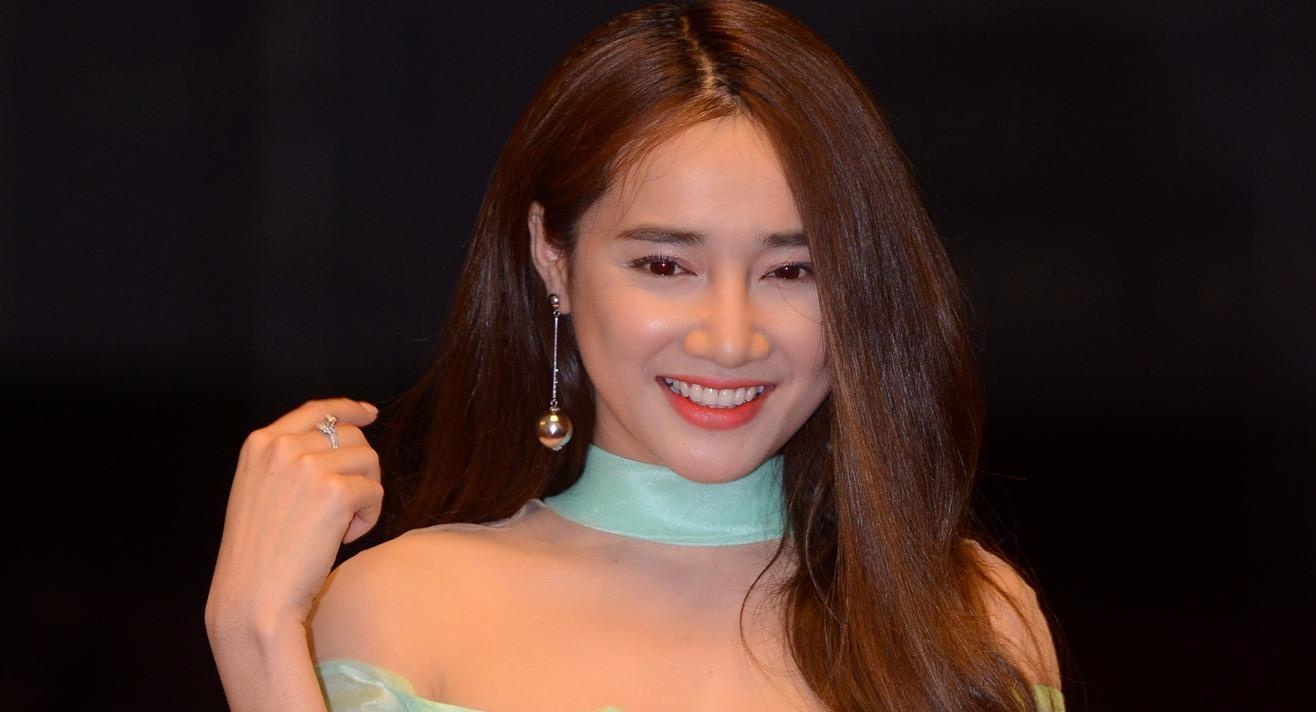 Nha Phuong gianh giai thuong de cam on Truong Giang hinh anh