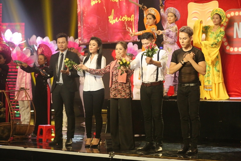 Hoai Linh bat khoc vi mat trai showbiz anh 7