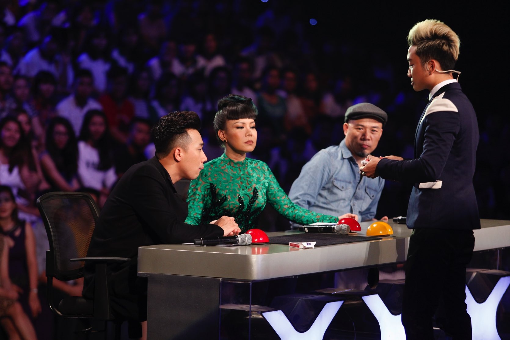 Tran Thanh cam mieng truoc nha ao thuat anh 2