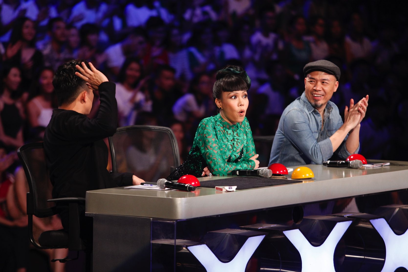 Tran Thanh cam mieng truoc nha ao thuat anh 3