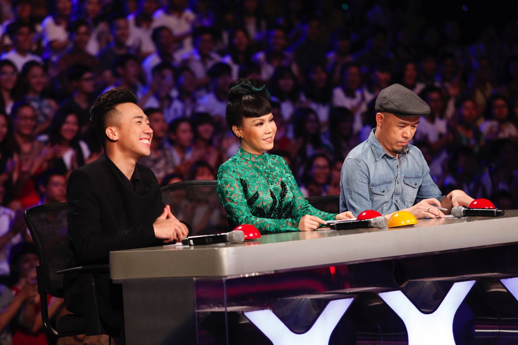 Tran Thanh cam mieng truoc nha ao thuat anh 10