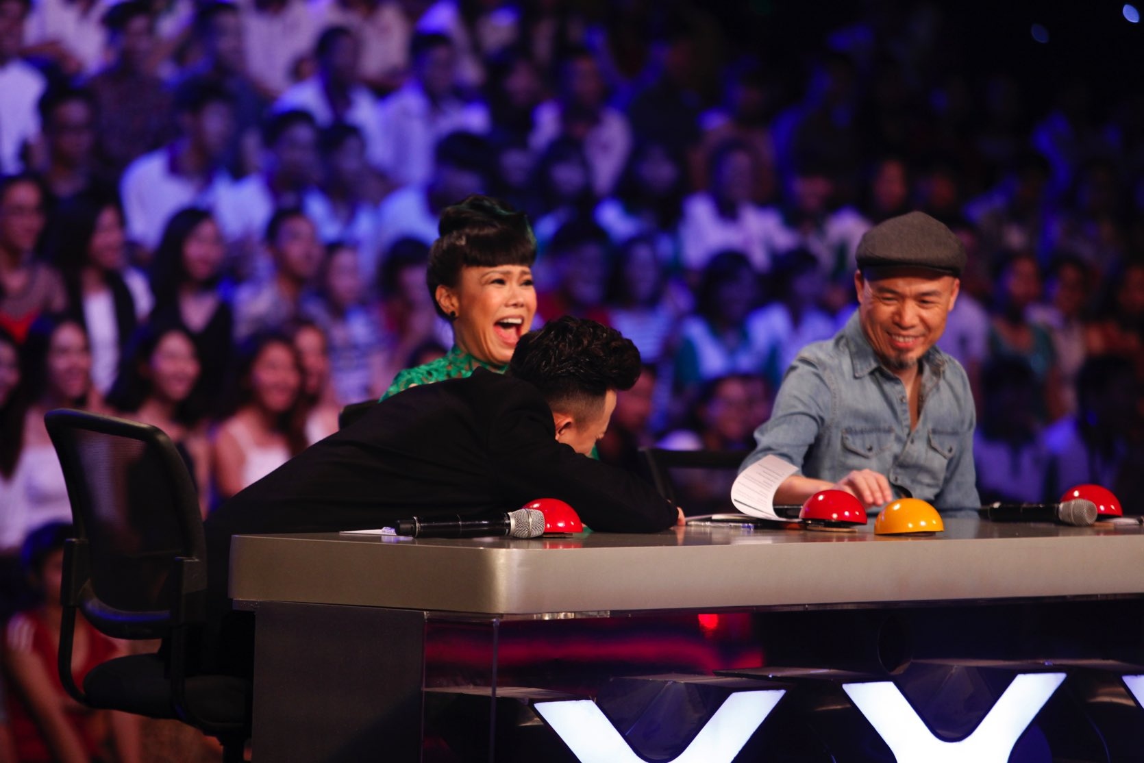 Tran Thanh cam mieng truoc nha ao thuat anh 7