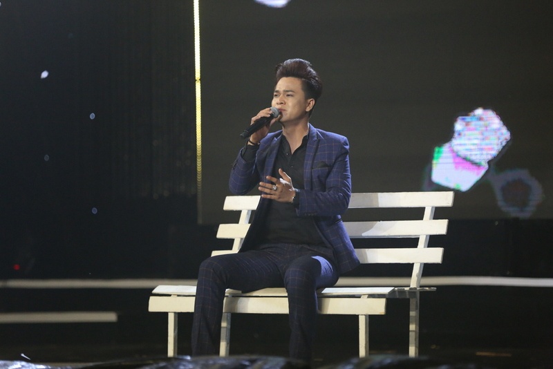 Hoang Bach xin loi hoc tro anh 4