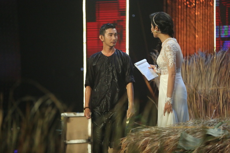 Hoang Bach xin loi hoc tro anh 7