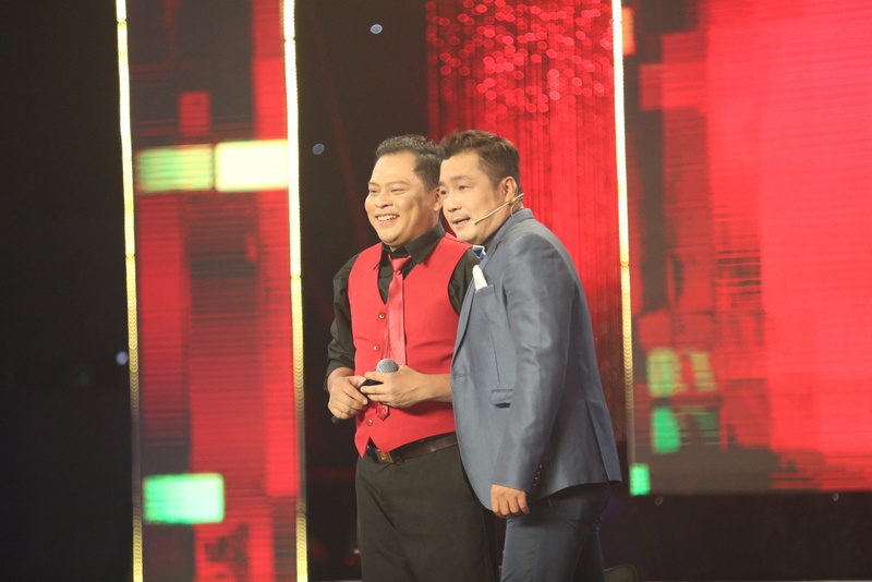 Hoang Bach xin loi hoc tro anh 14