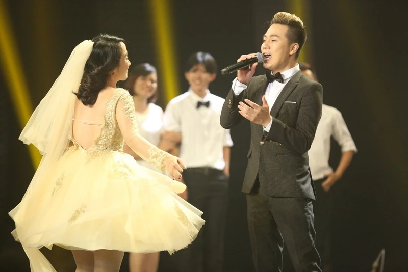 Hoang Bach xin loi hoc tro anh 15