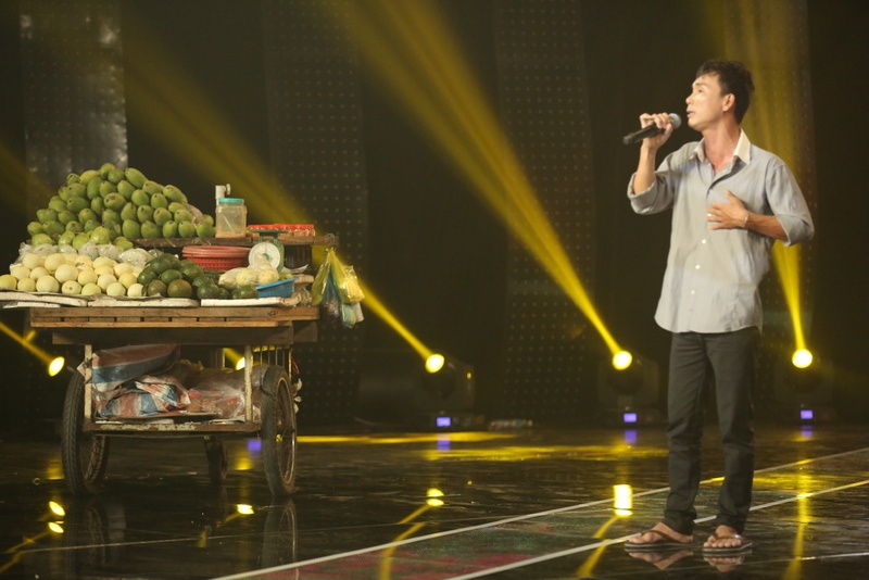 Hoang Bach xin loi hoc tro anh 8