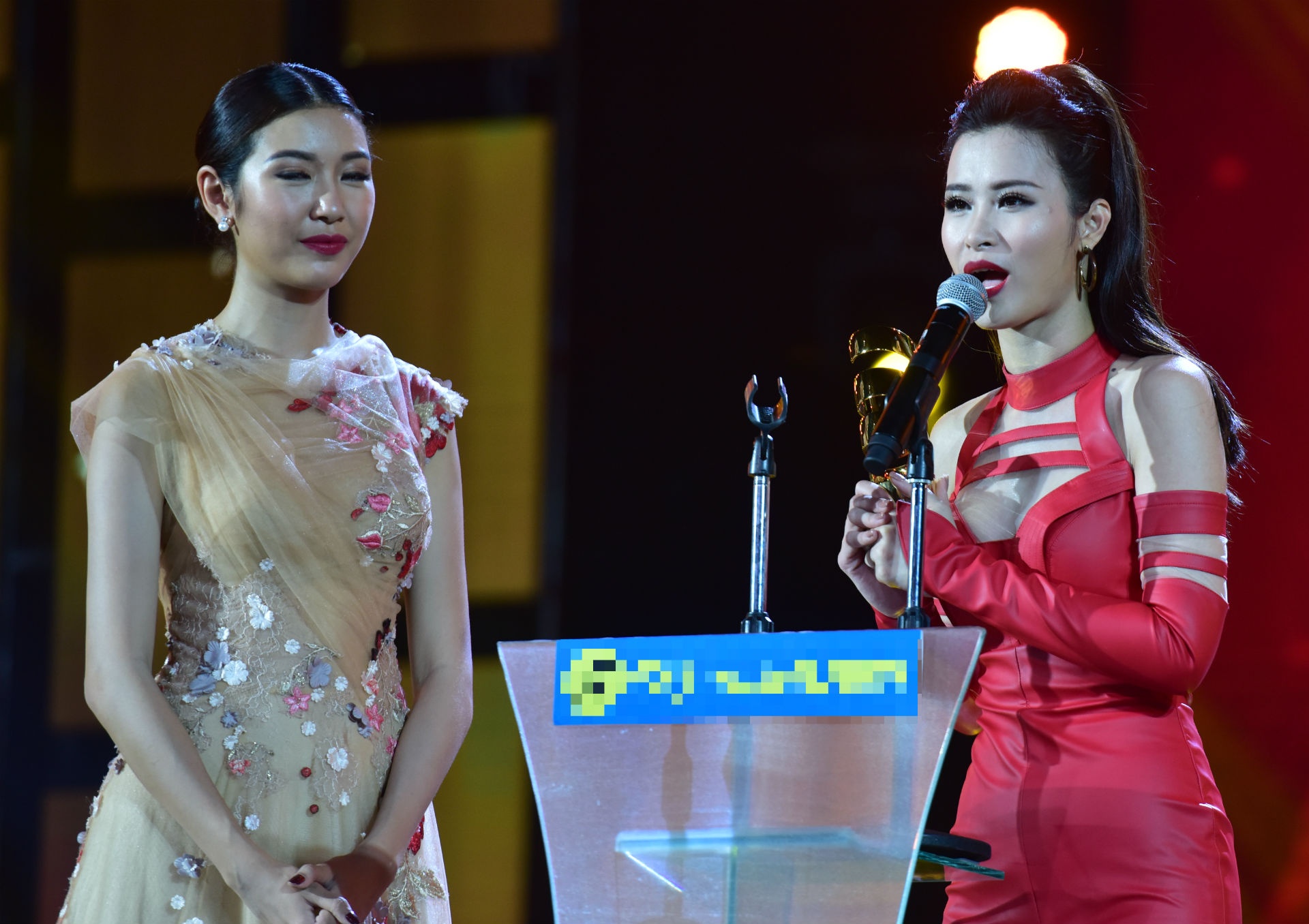 khoảnh khắc ấn tượng ở  HTV Awards ảnh 11 khoanh khac an tuong o  HTV Awards anh 11
