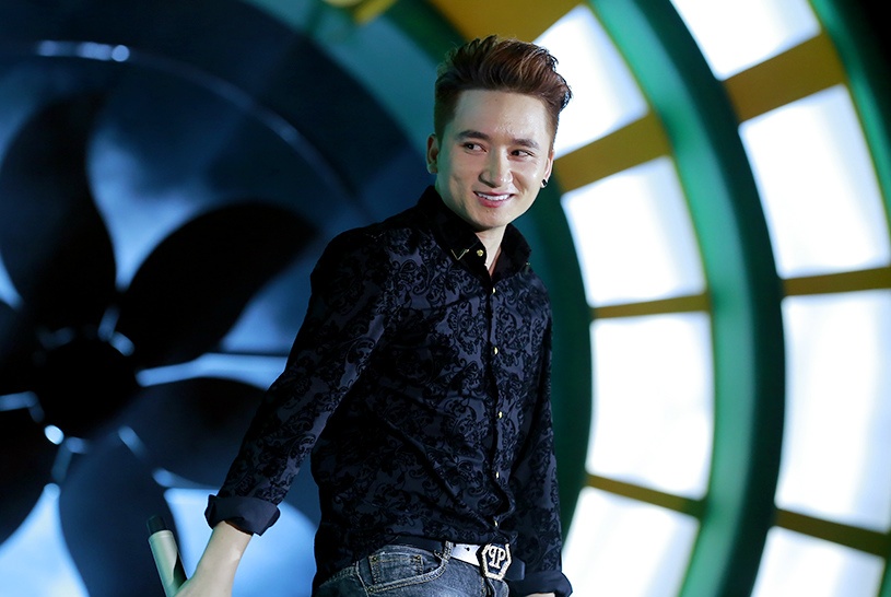 khán giả xé rào gặp Sơn Tùng M-TP ảnh 7 khan gia xe rao gap Son Tung M-TP anh 7