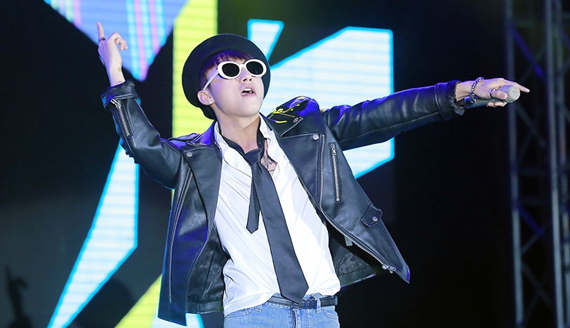 khán giả xé rào gặp Sơn Tùng M-TP ảnh 1 khan gia xe rao gap Son Tung M-TP anh 1