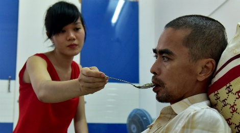 Vo chong dien vien Nguyen Hoang mo quan ca phe muu sinh hinh anh