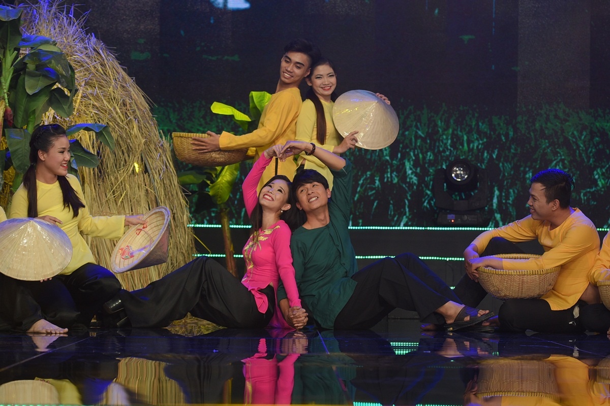 Con gai Kim Tu Long dien hai anh 10