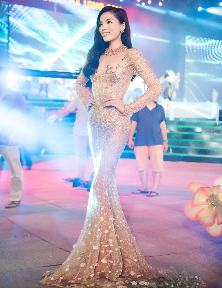 Hoa hau Ky Duyen bo mac on ao anh 1