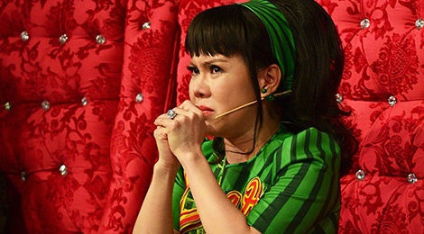 Viet Huong khoc vi bo be con gai de chay show kiem tien hinh anh
